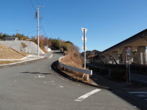 伊勢自動車道の高架下（久世戸町）