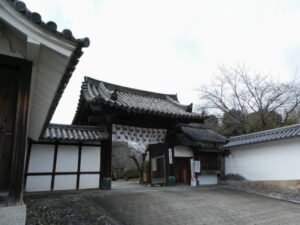 山門（勧修寺）