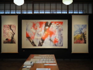 伊勢和紙による三輪薫 写真展「風の香り」