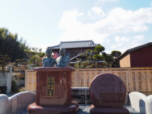 西村彦蔵・西村善子之像（西村彦蔵記念公園）