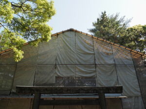 簀屋根に変化がない御塩焼所（御塩殿神社）