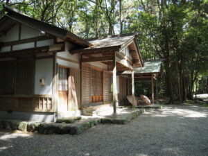 神服織機殿神社（皇大神宮 所管社）にて