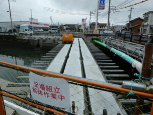 ほどなく完成する桧尻歩道橋（桧尻川に架かる桧尻橋の下流側）