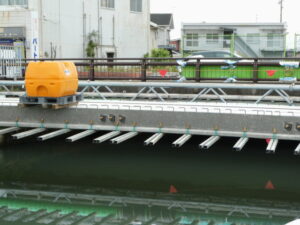 ほどなく完成する桧尻歩道橋（桧尻川に架かる桧尻橋の下流側）