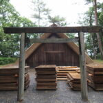 御塩焼所に一部だけが残されていた仮設材（御塩殿神社）
