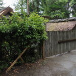 補強されていた御塩焼所への扉支柱（御塩殿神社）