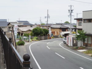 ［祝 御樋代木 第六十三回神宮式年遷宮］の幟旗（度会橋東詰付近）