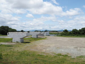 P6〜P8橋脚が工事開始待ちの新宮川橋工事現場