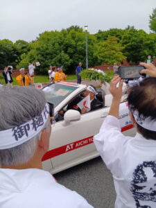 住吉浦へ到着する木曽(上松町)からの御樋代木