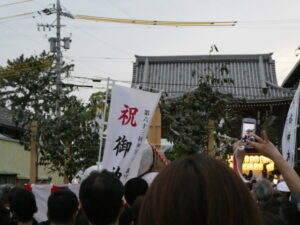 桑名宗社に到着する御樋代木