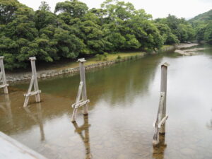 宇治橋から望む五十鈴川