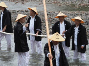 御樋代木の奉曳(内宮・川曳)