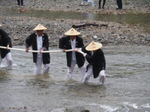御樋代木の奉曳(内宮・川曳)