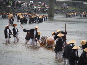 御樋代木の奉曳(内宮・川曳)