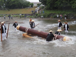 御樋代木の奉曳(内宮・川曳)
