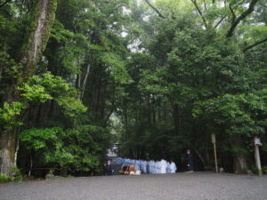 風日祈宮橋付近までの御樋代木の奉曳(内宮)