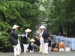 風日祈宮橋付近までの御樋代木の奉曳(内宮)