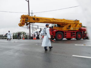 役目を終えたクレーン車(度会橋東詰広場)