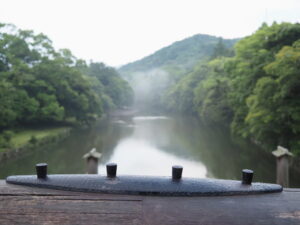 宇治橋から望む五十鈴川