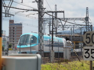 ミジュマルライナー＠踏切道 宮町第八号（JR桜新道踏切）