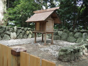 修繕中の神田社（伊勢市神久）