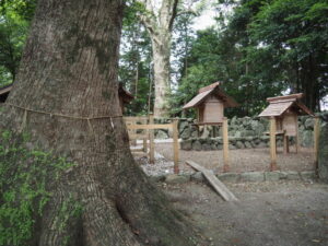 修繕中の神田社（伊勢市神久）