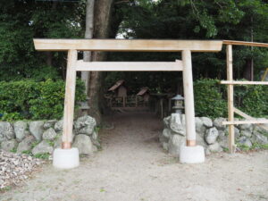 修繕中の神田社（伊勢市神久）