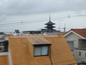 近鉄京都線から望む東寺 五重塔