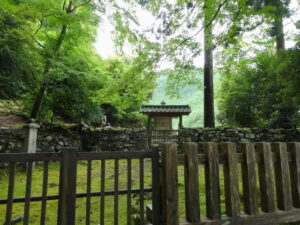 明恵上人御廟（高山寺）