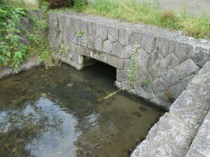 この先は暗渠となっているみそそぎ川