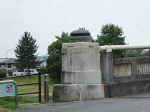 賀茂川に架かる出雲路橋