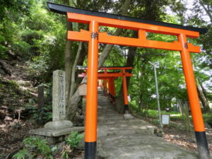 二葉姫稲荷神社の参道鳥居