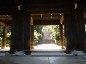 三門から望む男坂（知恩院）