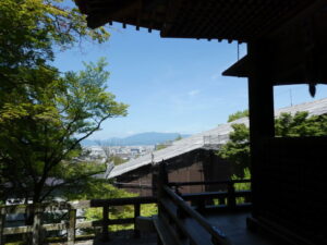 御廟付近から望む勢至堂方向（知恩院）