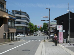 神宮道から望む平安神宮の大鳥居