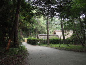 御塩汲入所と御塩焼所（御塩殿神社）
