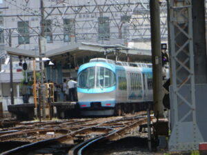 鳥羽駅に停車中のミジュマルライナー