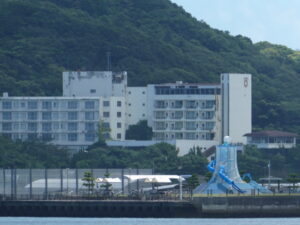 小浜町から遠望した「ミジュマル公園inとば」