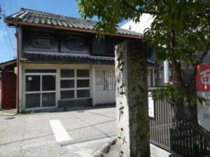 一身田道標(百五銀行 一身田支店付近)
