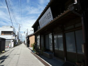 津市一身田町にて