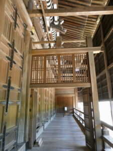 如来堂にて(専修寺)