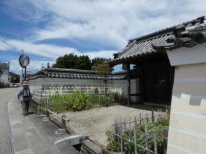 津市一身田町にて