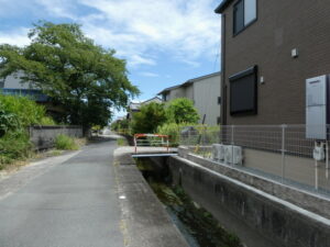 一身田寺内町の北側にある環濠