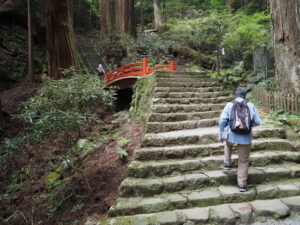 奥之院の参道(室生寺)