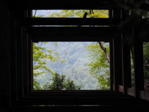 懸造りの常燈堂(室生寺)