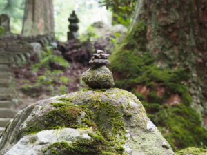 奥之院の参道にて(室生寺)
