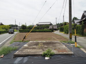 津市牧町にて