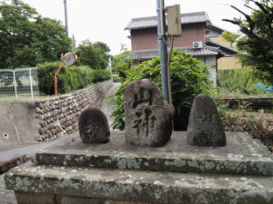 八柱神社にて（津市牧町）