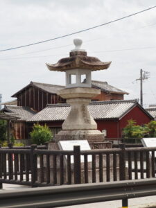 六軒の常夜灯（伊勢街道）