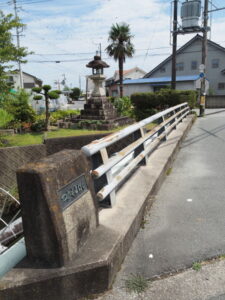 塚本橋付近の常夜灯（伊勢街道）